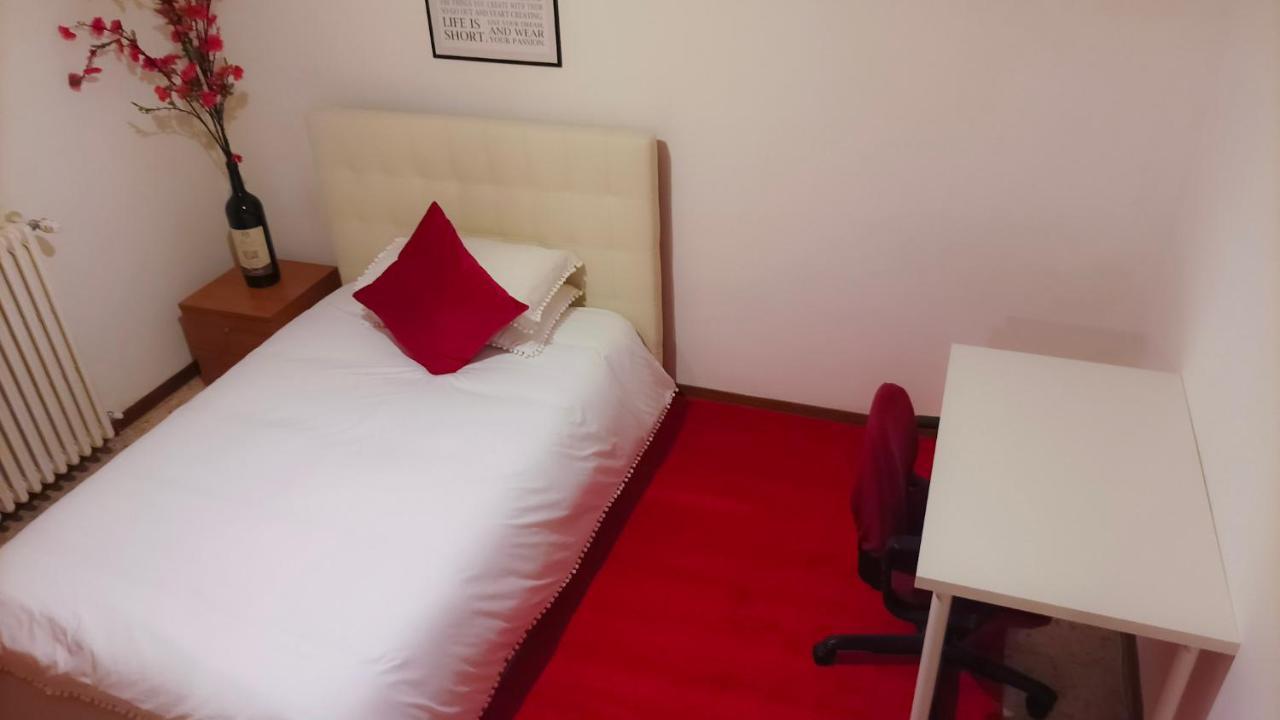Unique & Beautiful Bedroom In Central Of Florenz Exterior foto